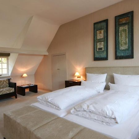 Отель Manoir De Lebioles Спа Номер фото